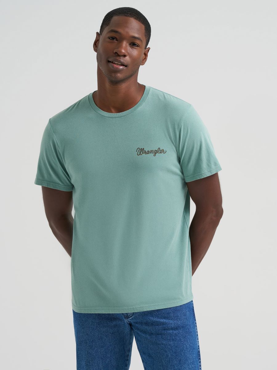 Oil Blue Kneeling Cowboy Men's T-Shirt by Wrangler®
