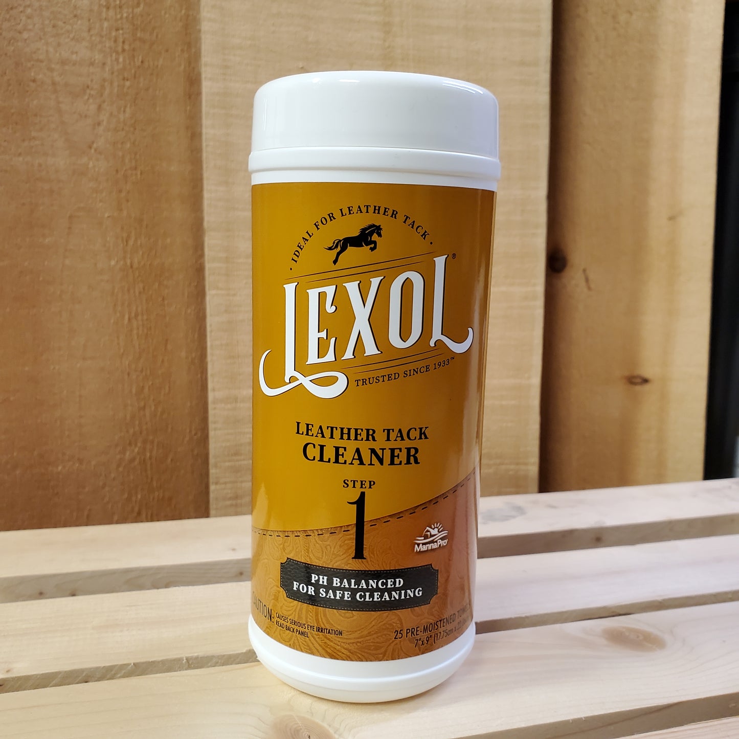 Lexol® Leather Tack Cleaner Wipes- Step 1
