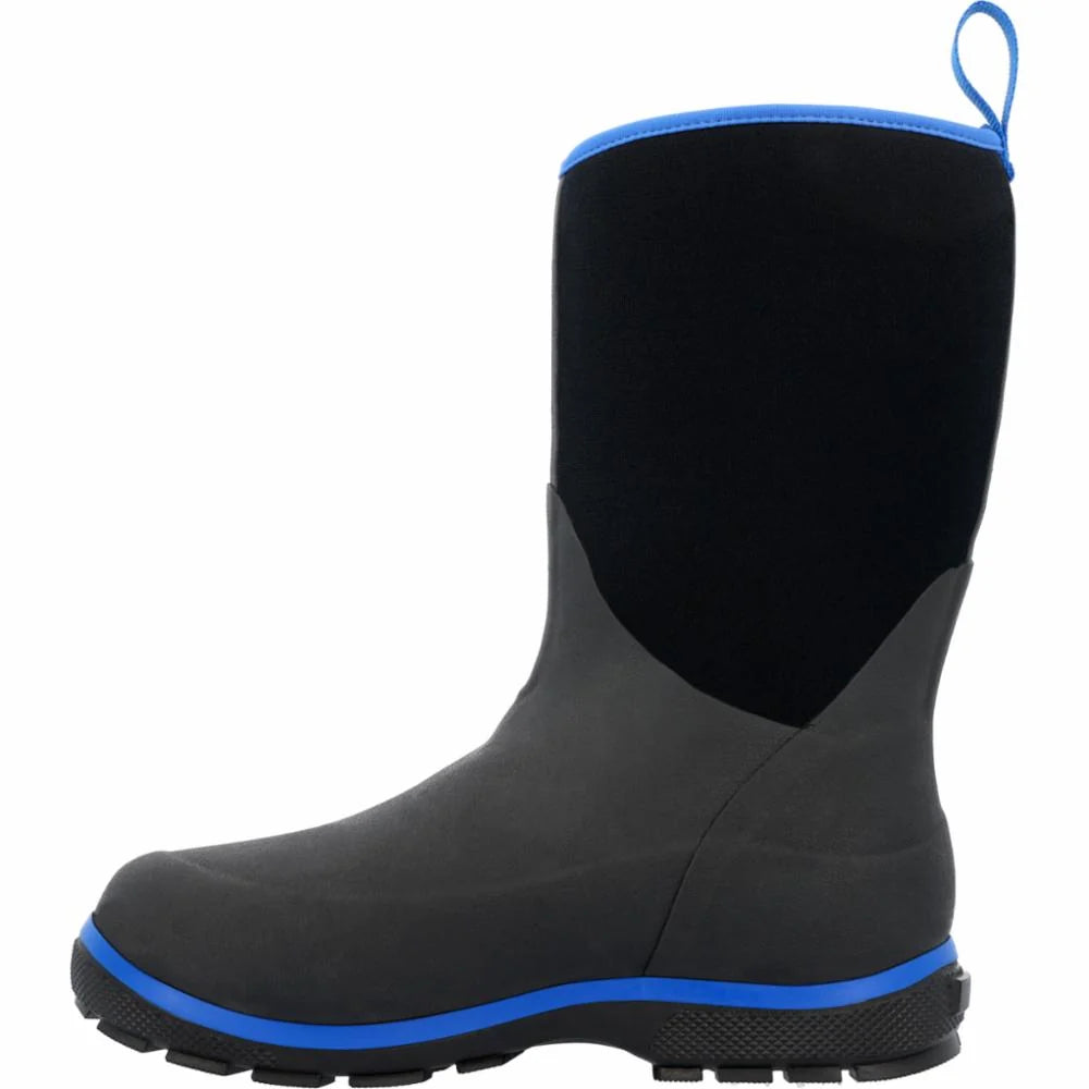 Black and blue kids Muck Boot on a white background
