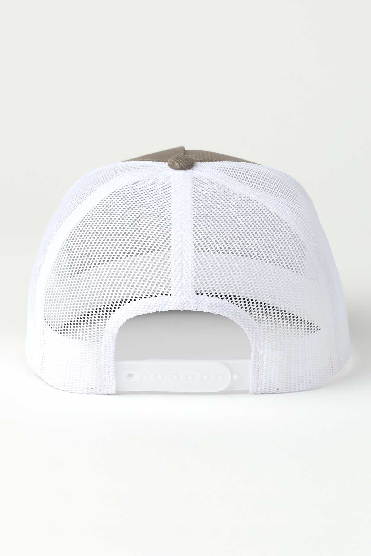 White mesh cap with a brown rim on a white background