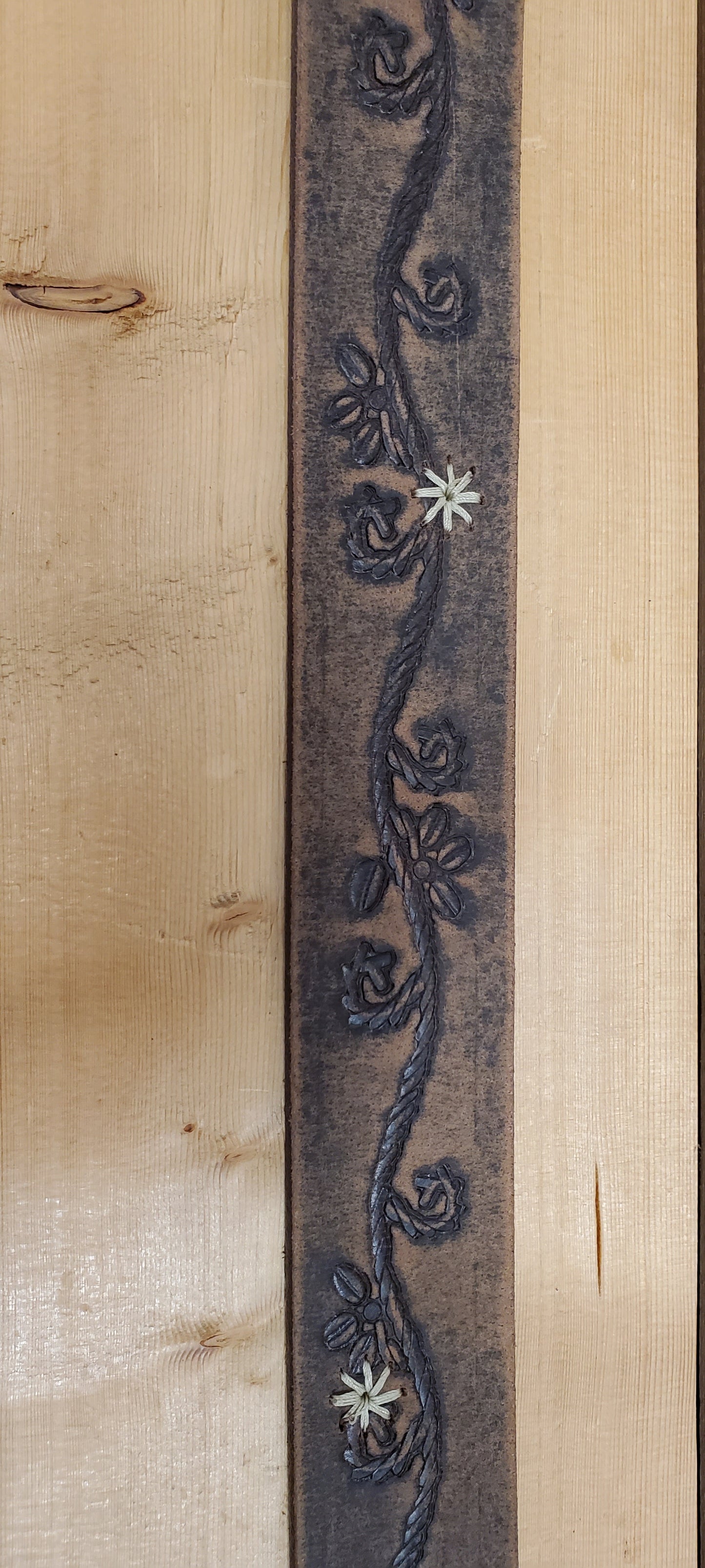 'Antique Floral' Leather Women's Belt